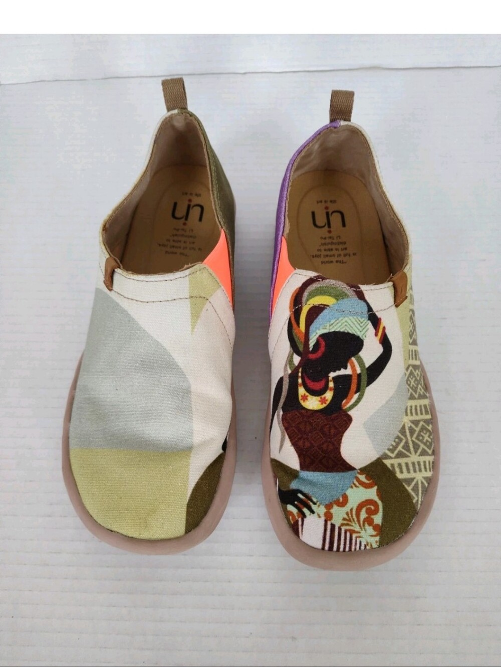 UIN "African Beauty" Canvas Slip-on Shoes Women's size 8